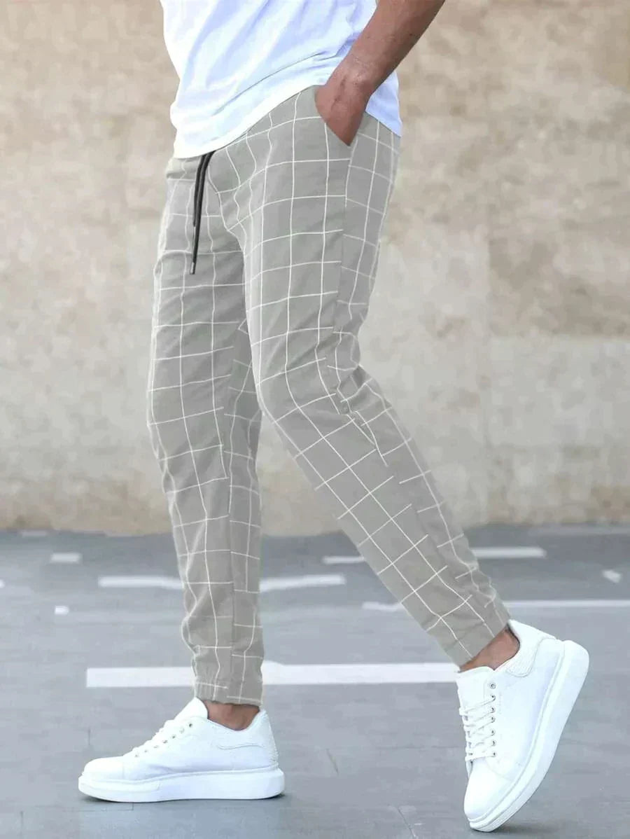 Alan | Chic Checkered Chinos